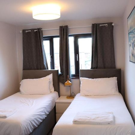 Garland Modern Apartment With Private Garden & Parking Dartford 5 ภายนอก รูปภาพ