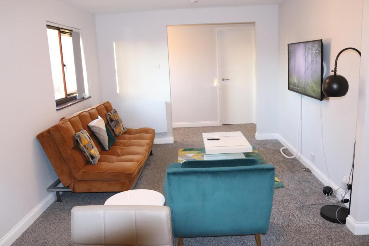 Garland Modern Apartment With Private Garden & Parking Dartford 5 ภายนอก รูปภาพ