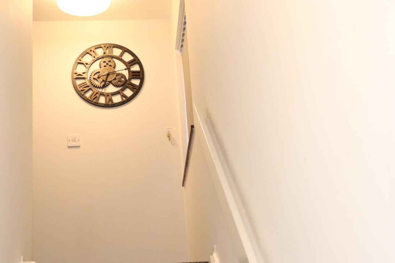 Garland Modern Apartment With Private Garden & Parking Dartford 5 ภายนอก รูปภาพ