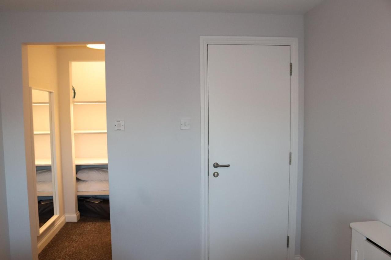 Garland Modern Apartment With Private Garden & Parking Dartford 5 ภายนอก รูปภาพ