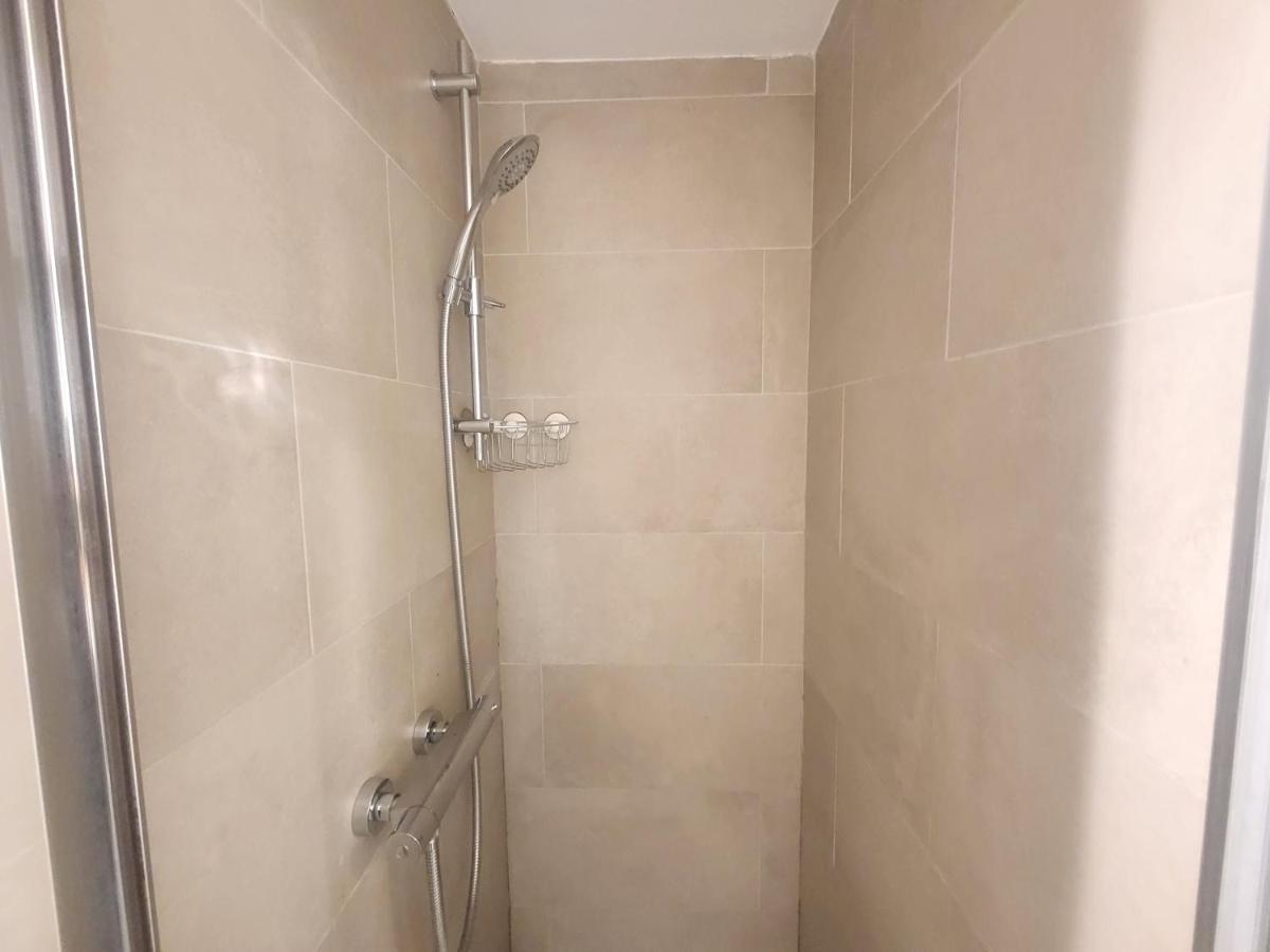 Garland Modern Apartment With Private Garden & Parking Dartford 5 ภายนอก รูปภาพ