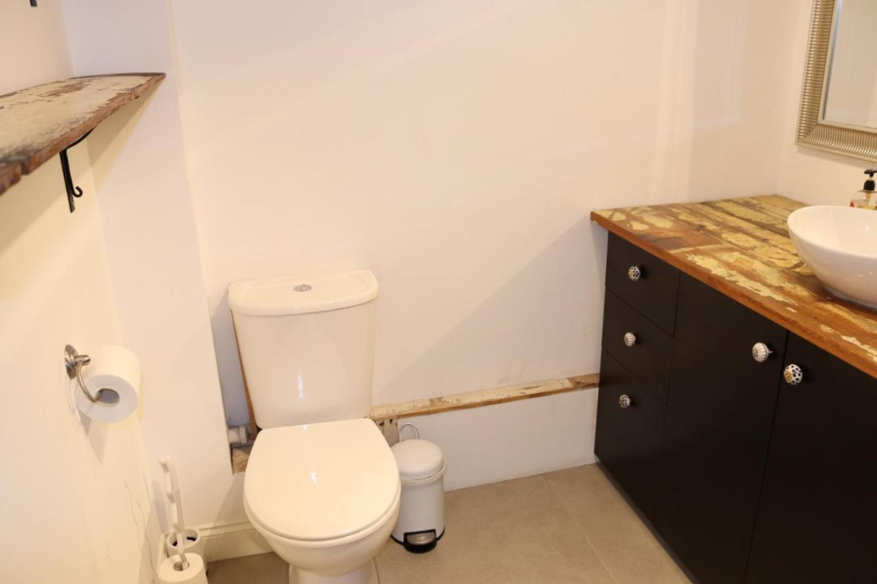 Garland Modern Apartment With Private Garden & Parking Dartford 5 ภายนอก รูปภาพ