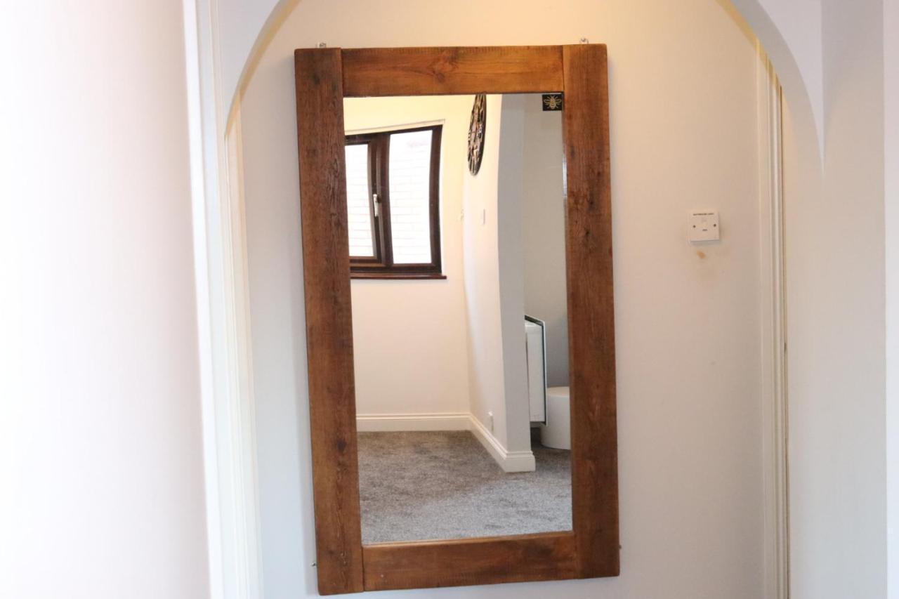 Garland Modern Apartment With Private Garden & Parking Dartford 5 ภายนอก รูปภาพ
