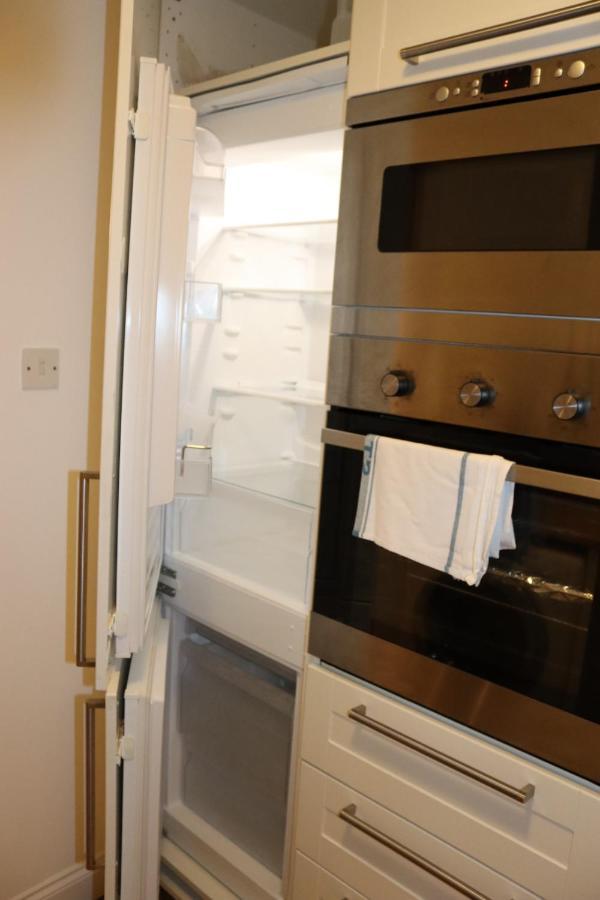 Garland Modern Apartment With Private Garden & Parking Dartford 5 ภายนอก รูปภาพ