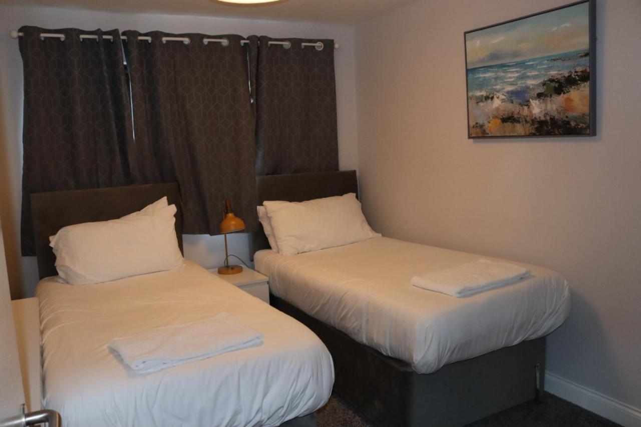 Garland Modern Apartment With Private Garden & Parking Dartford 5 ภายนอก รูปภาพ