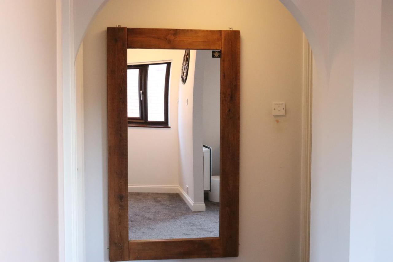 Garland Modern Apartment With Private Garden & Parking Dartford 5 ภายนอก รูปภาพ