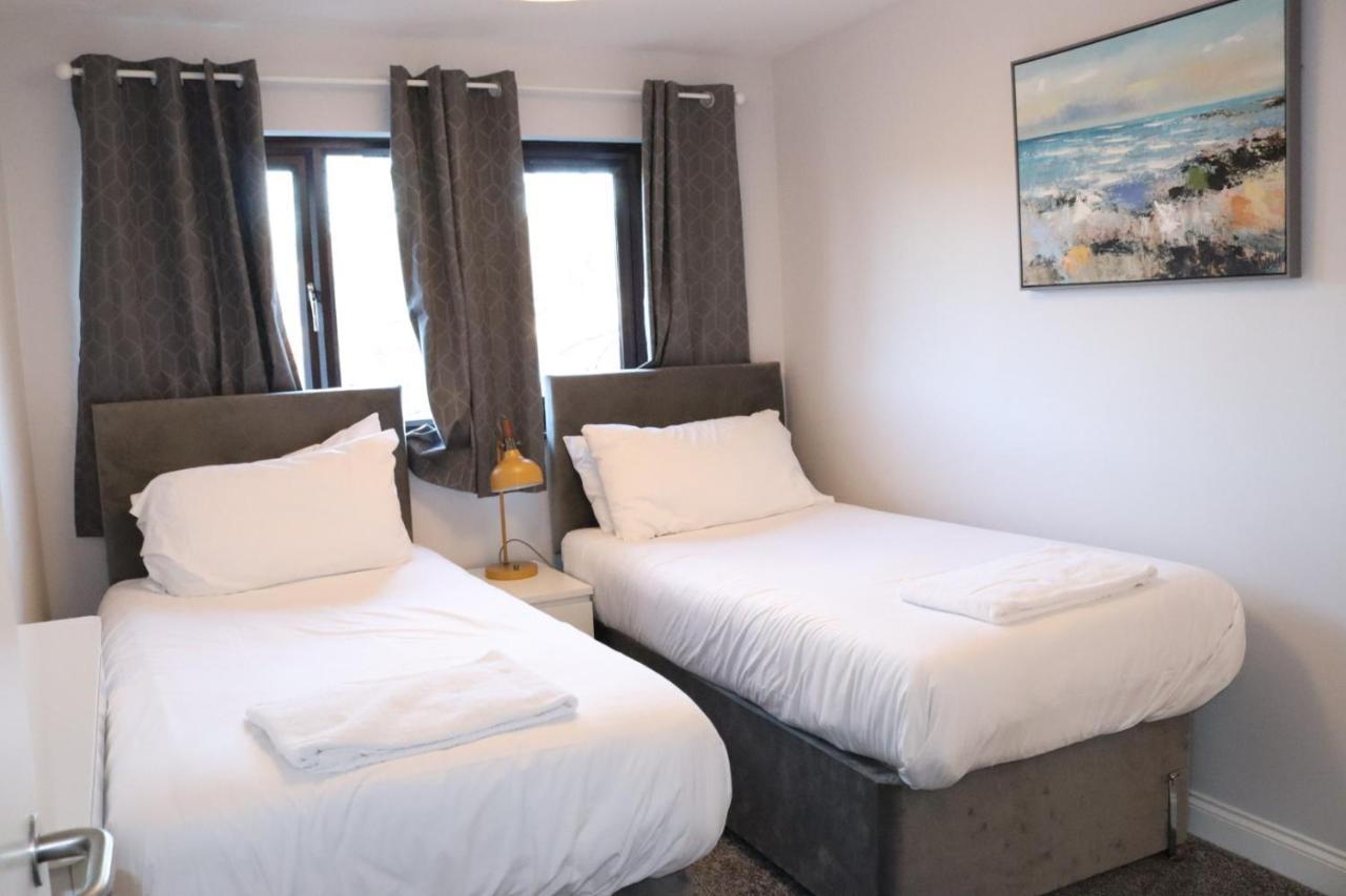 Garland Modern Apartment With Private Garden & Parking Dartford 5 ภายนอก รูปภาพ