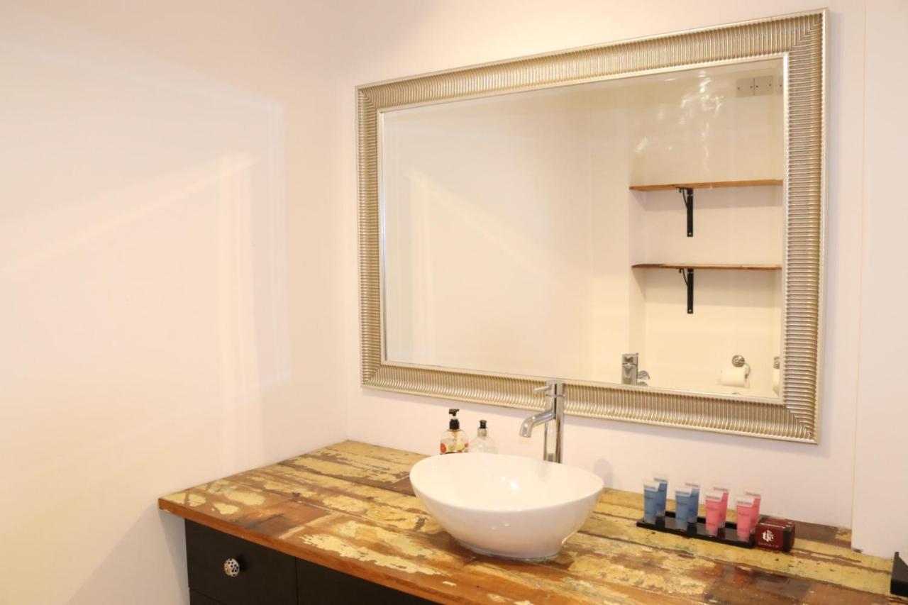 Garland Modern Apartment With Private Garden & Parking Dartford 5 ภายนอก รูปภาพ