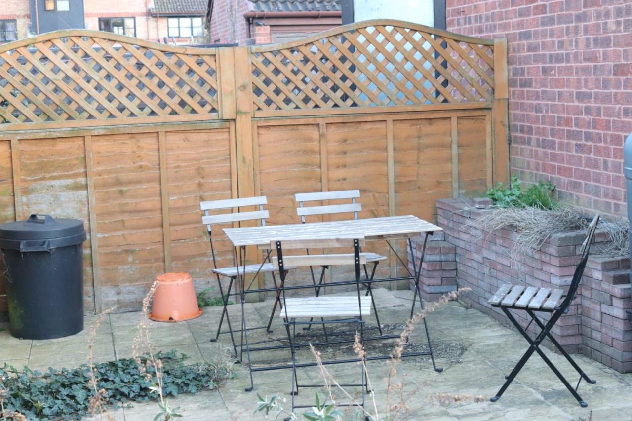 Garland Modern Apartment With Private Garden & Parking Dartford 5 ภายนอก รูปภาพ