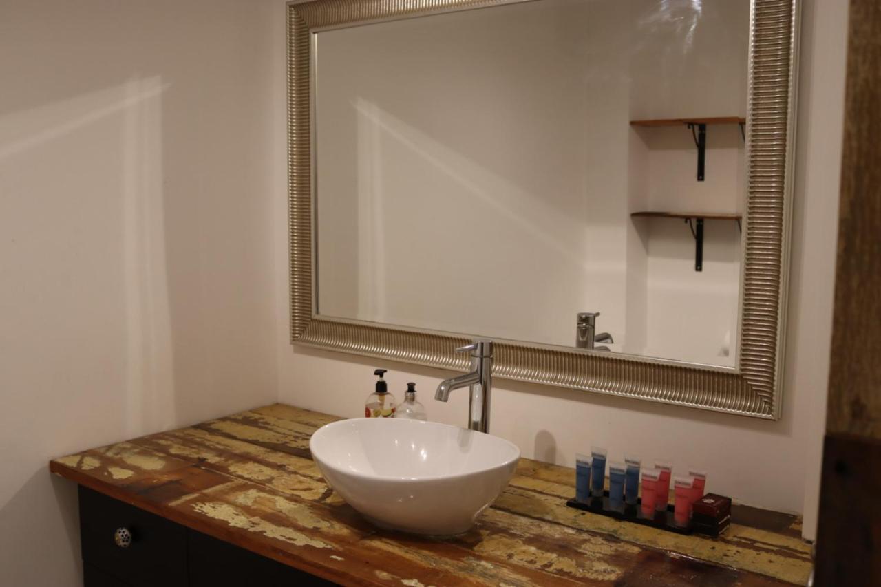 Garland Modern Apartment With Private Garden & Parking Dartford 5 ภายนอก รูปภาพ