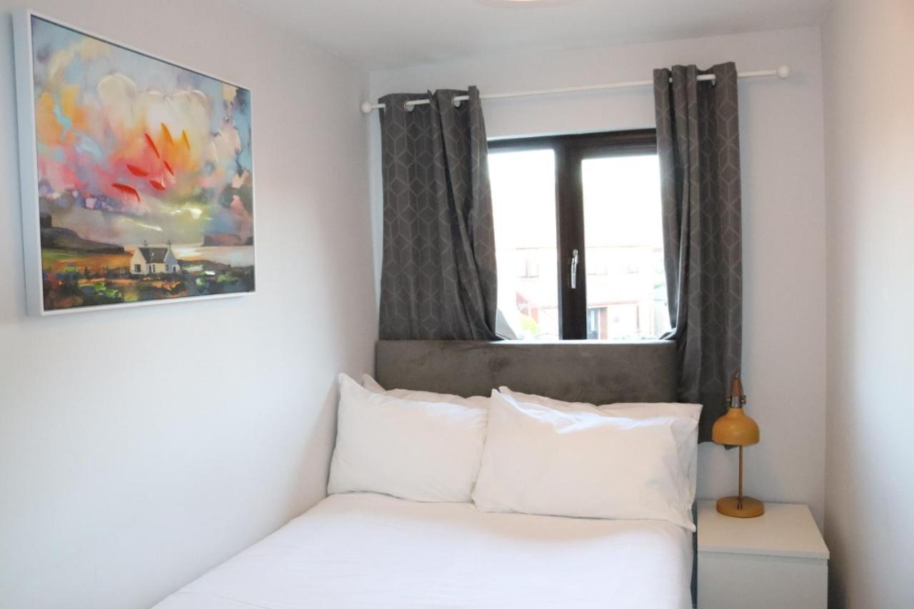 Garland Modern Apartment With Private Garden & Parking Dartford 5 ภายนอก รูปภาพ