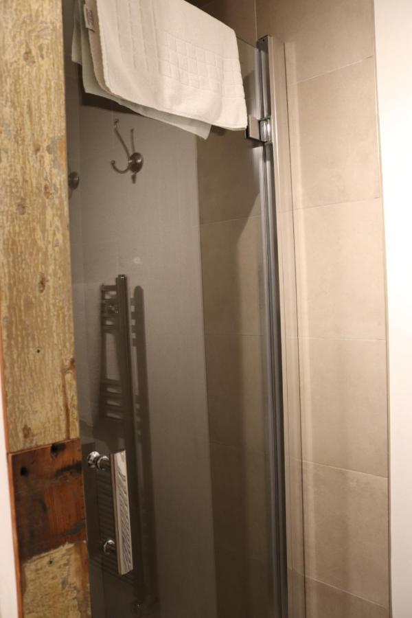 Garland Modern Apartment With Private Garden & Parking Dartford 5 ภายนอก รูปภาพ