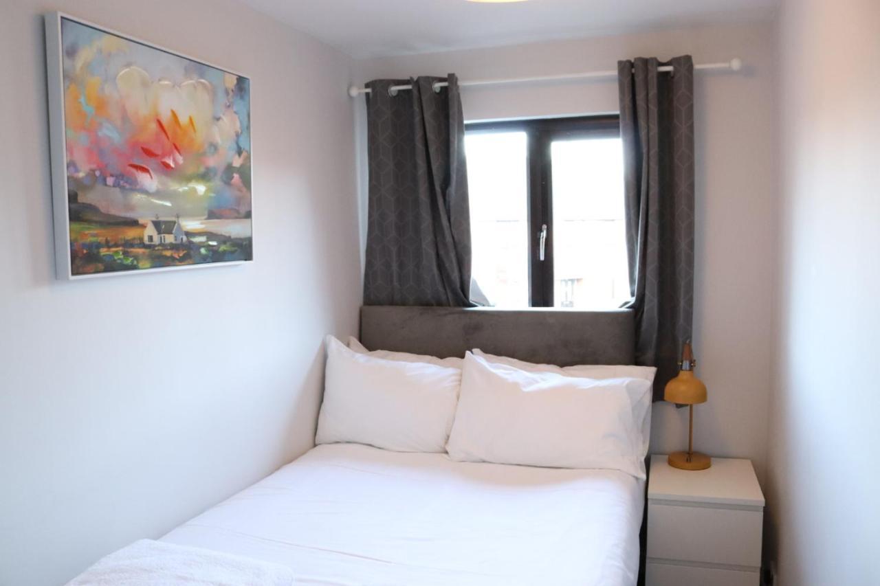 Garland Modern Apartment With Private Garden & Parking Dartford 5 ภายนอก รูปภาพ